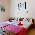 Zoi & Alexia 4*