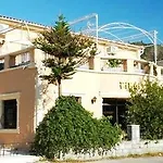 Ξενοδοχείο με διαμερίσματα Zoi & Alexia 4*