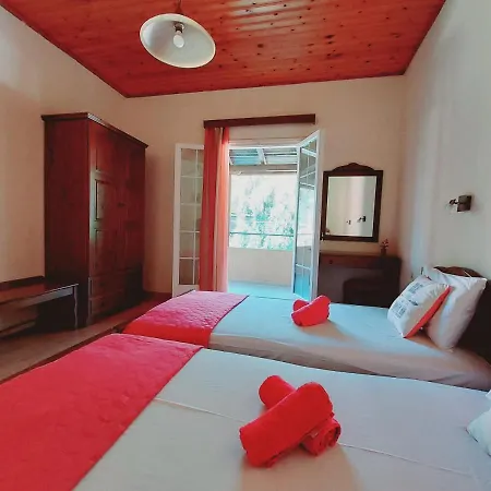 Zoi & Alexia Aparthotel 4*